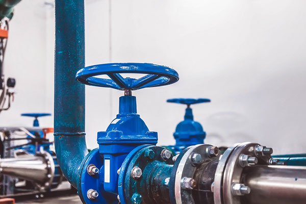 Sürdürülebilirlik, günümüzde endüstriyel üretim ve altyapı projelerinin merkezinde yer alıyor. Kaynakların verimli kullanımı, çevresel etkilerin azaltılması ve enerji tasarrufu, sürdürülebilir uygulamaların temel hedefleri arasında. 